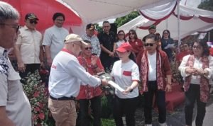 Owner Bank Prisma Dana Grup Sumbang 1 Unit Dump Truck untuk Kawangkoan Raya